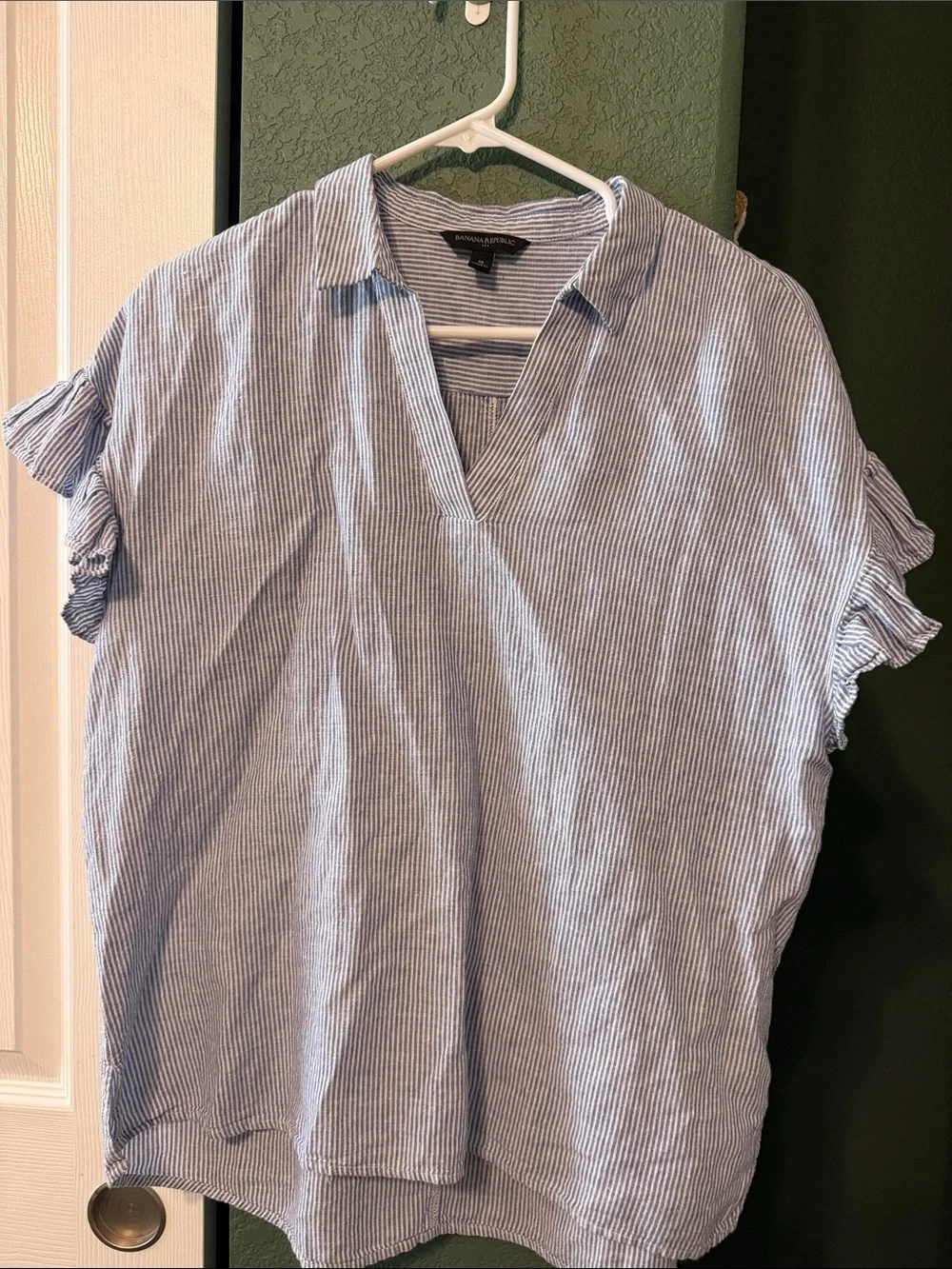 Banana Republic Light Blue and White Pinstripe Short-Sleeve Shirt